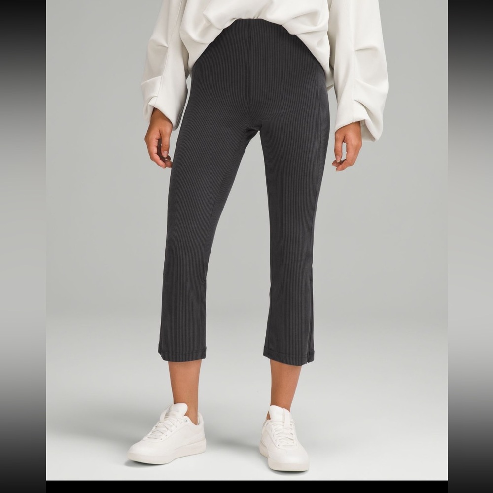Lululemon Softstream Ribbed Capris — Black, Size 6